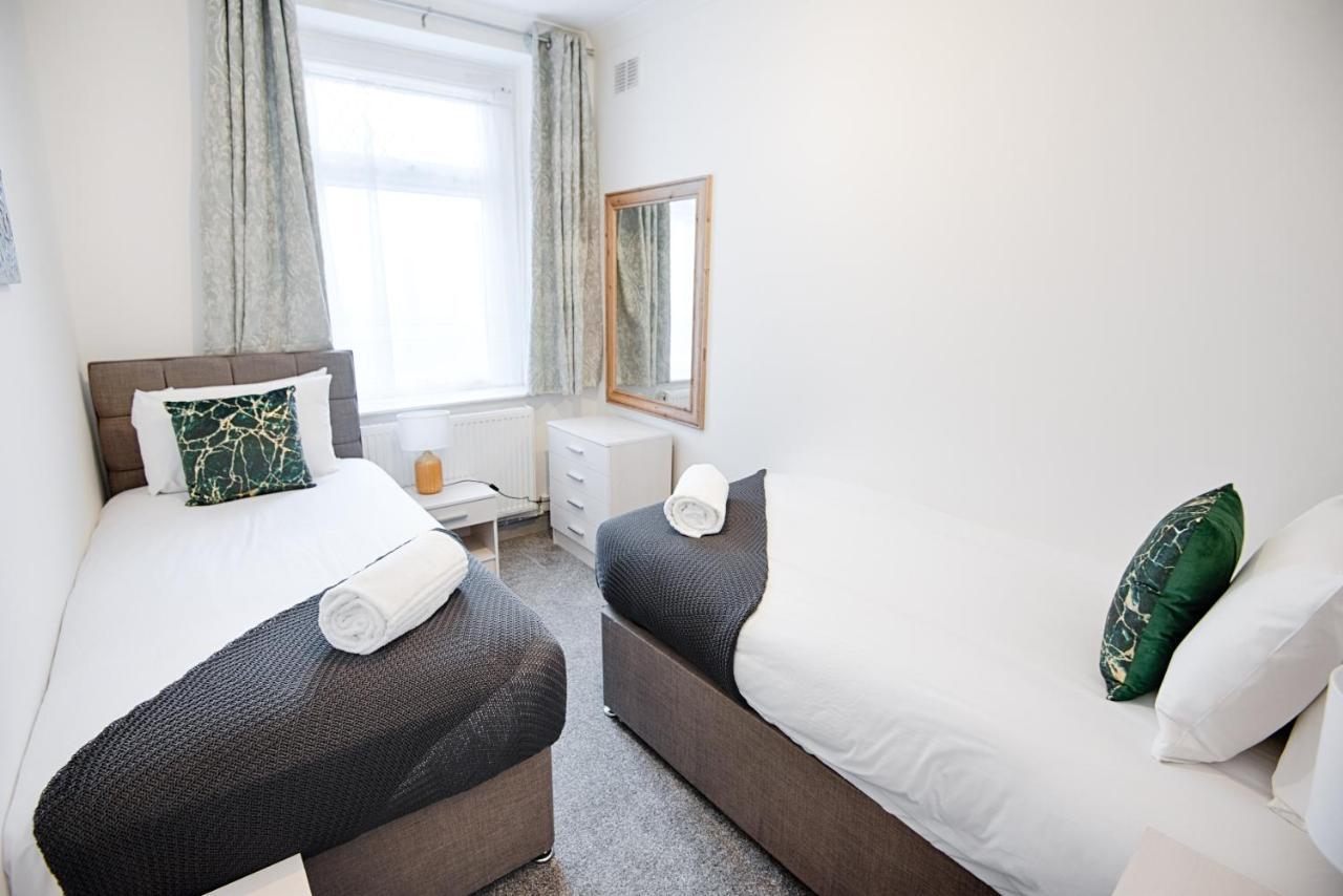 Stop At Space, Near The Liberty Vakantiehuis Swansea